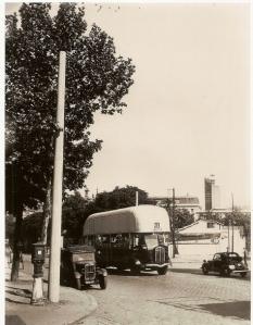 Bus parisien circulant au gaz sous l occupation