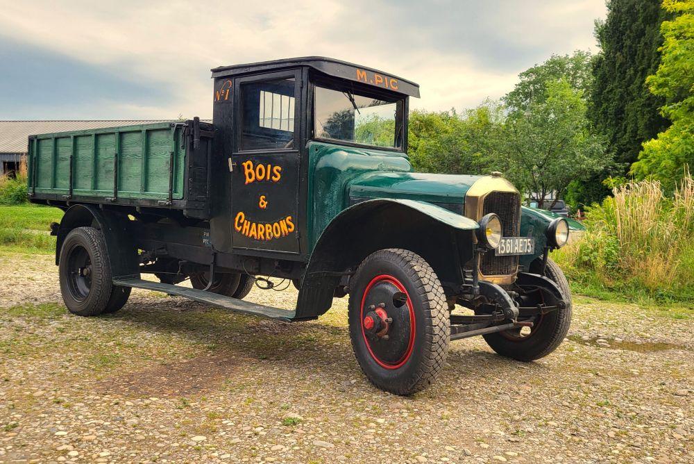 Camions anciens pour tournage de films