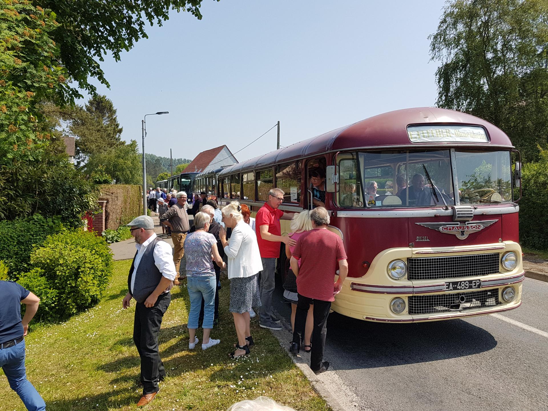 cortège de mariage convivial