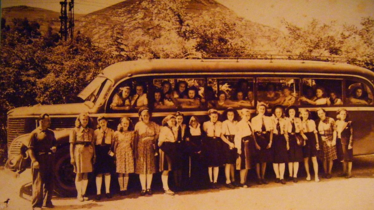 Le Lancia lors d'une sortie, à gauche le conducteur M.Laporterie. C'est la seule photo d'époque dont nous disposons.