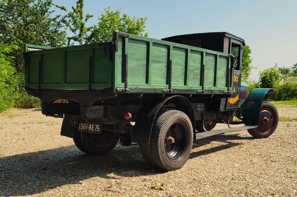 Petit camion Unic des Années 20