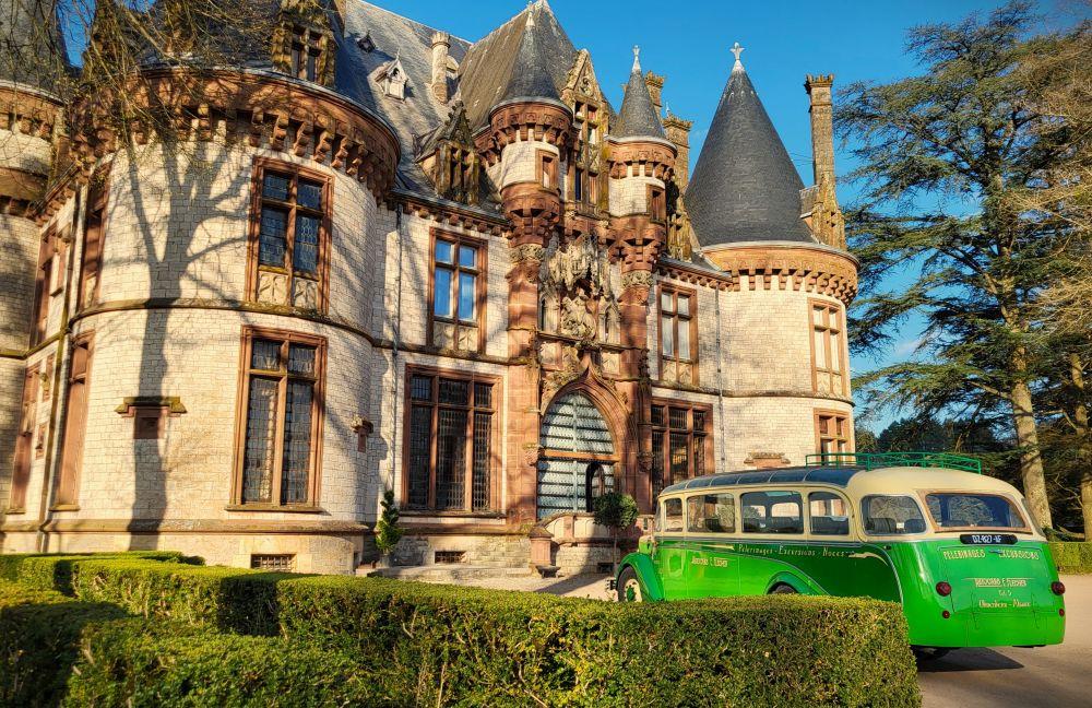 Tournage avec un bus ancien