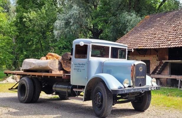 Camions anciens pour tournage de films