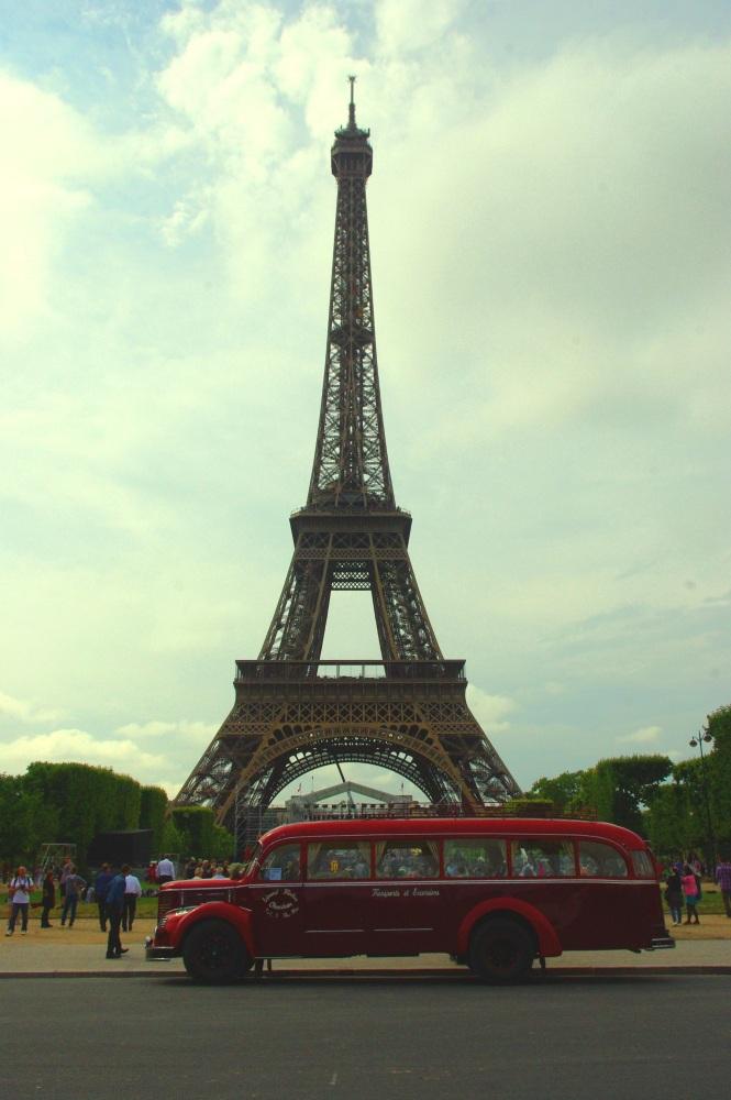 Vehicule ancien a paris